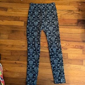 Patterned leggings